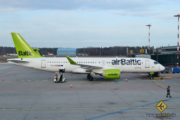 Airbus A220-300